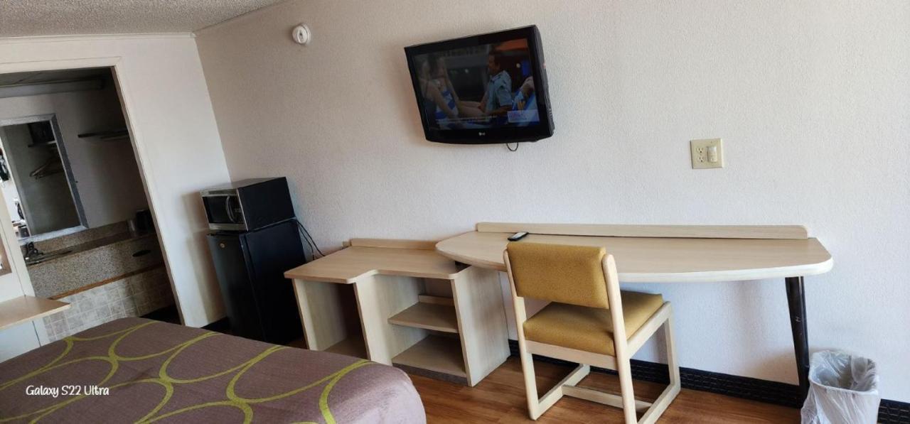 Fairbridge Inn Express London ภายนอก รูปภาพ