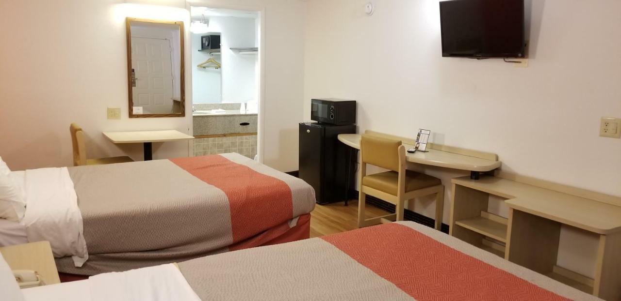 Fairbridge Inn Express London ภายนอก รูปภาพ