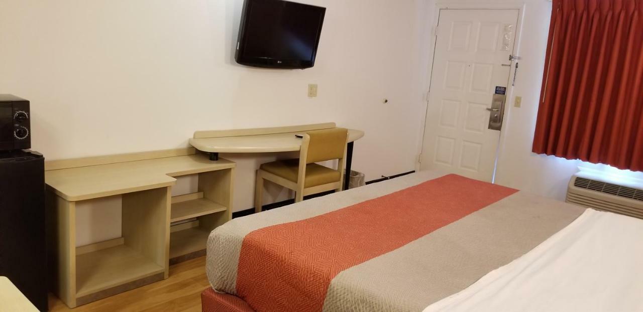 Fairbridge Inn Express London ภายนอก รูปภาพ